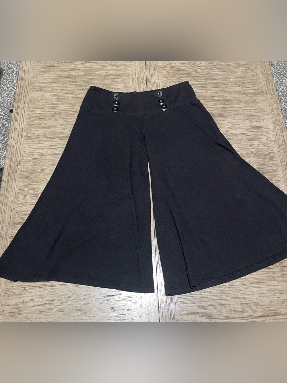 6 degrees women’s gauchos, medium, black, cute button waist